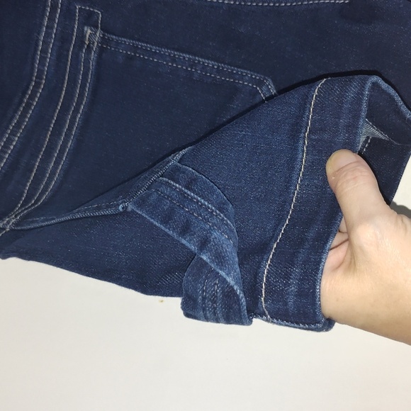 Judy Blue  Dark Wash Carpenter Shorts Women's Size Small - Picture 3 of 9